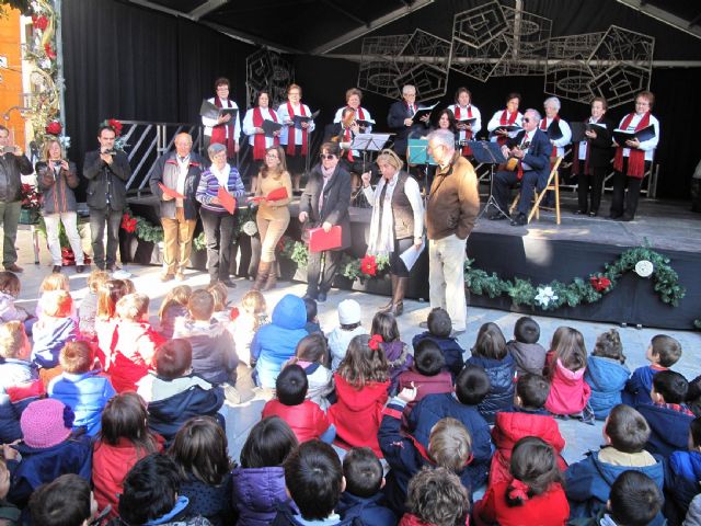 Medio centenar de niños disfrutan de una visita al Belén de la Plaza San Francisco - 4, Foto 4