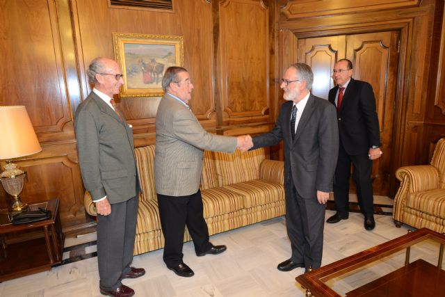 La Asamblea mantiene su colaboración a la Academia de Medicina - 1, Foto 1