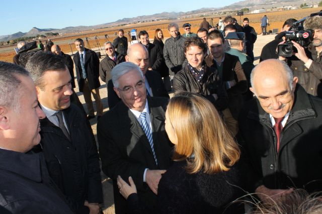 La Ministra de Fomento pone la primera piedra del último tramo de la A-33 que conectará Jumilla con Yecla - 3, Foto 3
