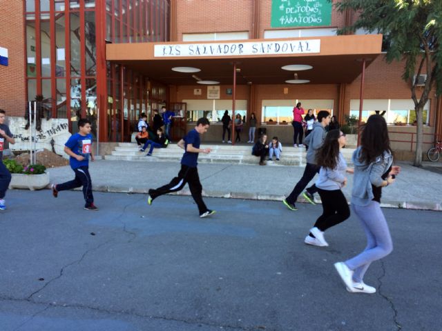 Los alumnos del IES Salvador Sandoval torreño recaudan fondos para los niños de Mali a la carrera - 5, Foto 5