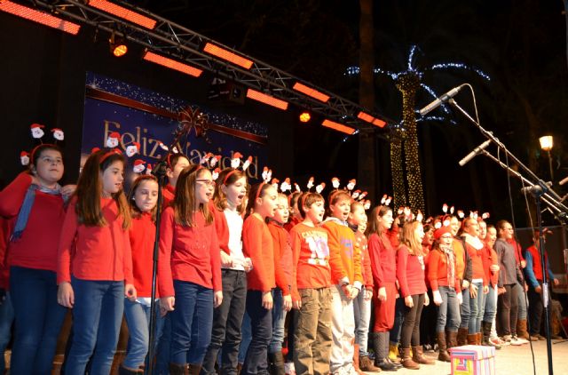 Cientos de estudiantes participan en el XVI Festival de Villancicos Escolares de Águilas - 5, Foto 5