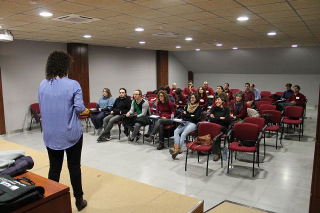 Jumilla dedicó la jornada del lunes al fomento del emprendedor con un taller a cargo del CROEM y con la visita del Autobús del Emprendedor - 4, Foto 4