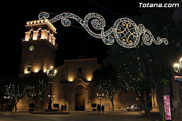 El alumbrado tradicional de Navidad y Reyes en la vía pública permanecerá hasta el día 5 de enero, Foto 1