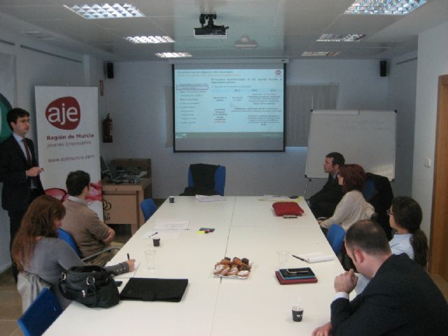 Garrigues explica a jóvenes empresarios los principales cambios a los que se enfrentan desde el 1 de enero - 1, Foto 1