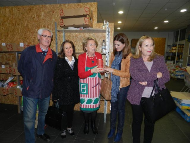 Hucha solidaria del PSOE a favor de Hogar Betania - 1, Foto 1