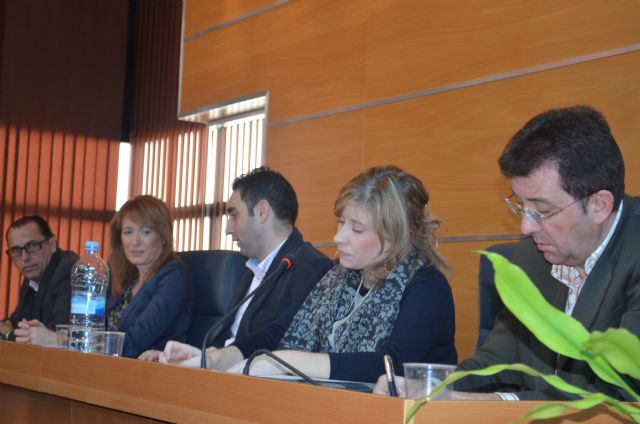 El PSOE de Molina rechaza los Presupuestos porque de cada 10 euros que pagan los ciudadanos sólo destinan 40 céntimos a inversión - 1, Foto 1