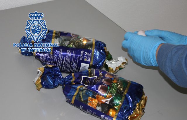 La Policía Nacional desmantela una organización especializada en introducir metanfetamina en Japón camuflada como bombones - 2, Foto 2