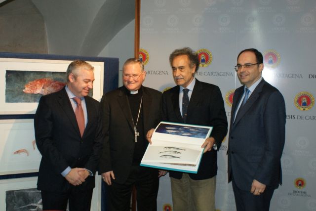 Pedro Cano rinde homenaje al mar, a la tradición pesquera de Mazarrón y a uno de los símbolos del cristianismo - 2, Foto 2