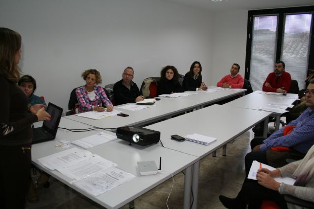 El SEF explica a asesores y empresarios sus ayudas por contratación de parados - 1, Foto 1