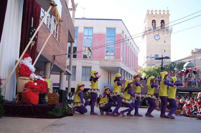 Papá Noel llegará a Totana el próximo domingo 21 a la Plaza de la Balsa Vieja a partir de las 17:00 con un espectáculo lleno de luz y música - 1, Foto 1