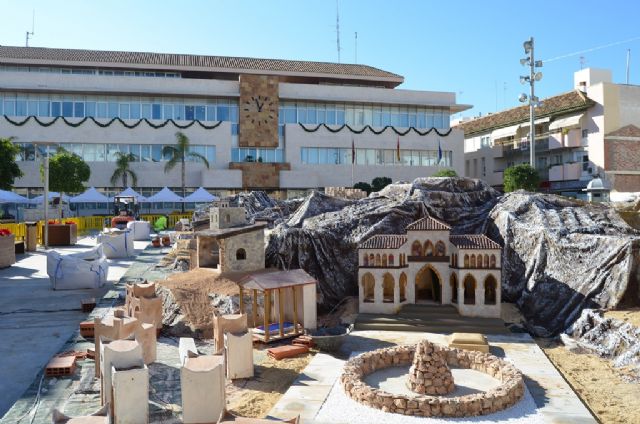 El Belén de España se construye a los ojos de los vecinos durante 11 días en la plaza de España - 1, Foto 1