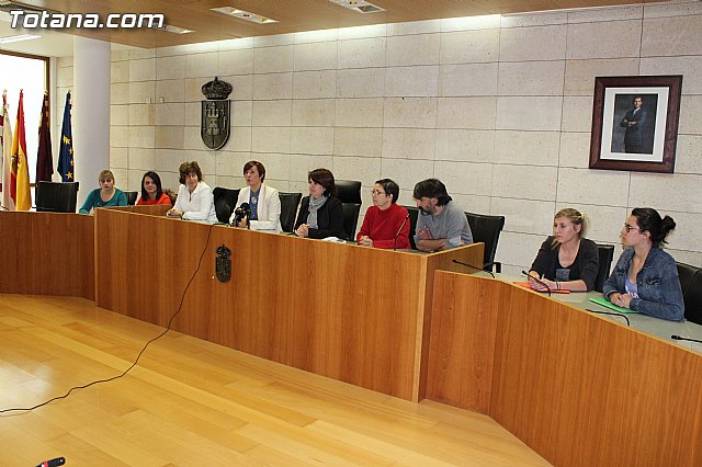 Se realiza una recepcin institucional a los alumnos franceses que han realizado prcticas en Totana de la mano del IES 