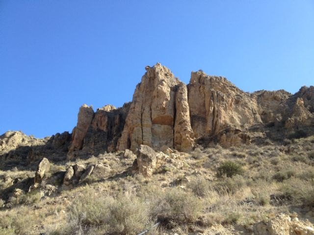 Medio Ambiente actúa en la consolidación de laderas en montes de Blanca para prevenir el impacto de los desprendimientos - 1, Foto 1