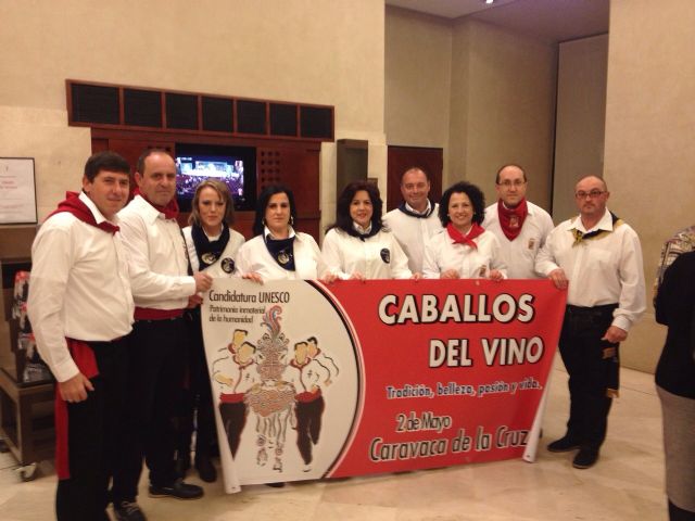 La peña caballista Mel-Azules promociona Caravaca y sus fiestas en el sorteo de la Loteria de Navidad - 3, Foto 3