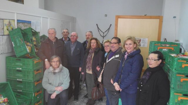 La Junta  Municipal del Infante dona 2.500 euros en alimentos y productos de primera necesidad a Cáritas - 1, Foto 1