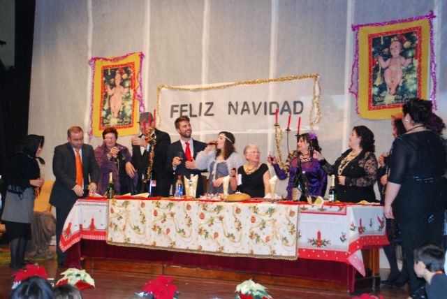 Lleno total en la representación de la obra De Verano a Navidad - 1, Foto 1