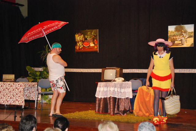 Total full on the performance of the play "Summer at Christmas", Foto 2