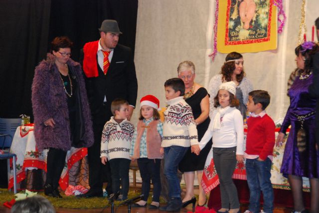 Total full on the performance of the play "Summer at Christmas", Foto 4