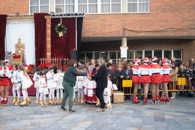 Santa Claus arrives in Totana by coach to collect the cards of smaller, Foto 5