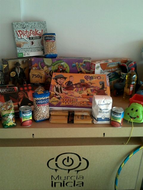 El CIM-M cuenta desde hoy con un punto de recogida de juguetes y alimentos - 2, Foto 2