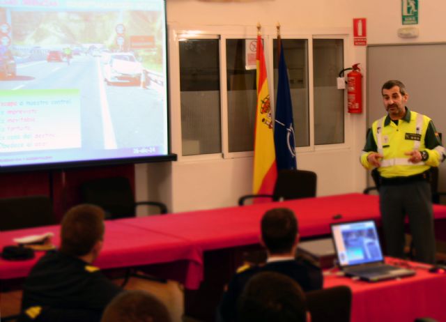La Guardia Civil forma a la Armada Española sobre Seguridad Vial y Accidentalidad - 1, Foto 1