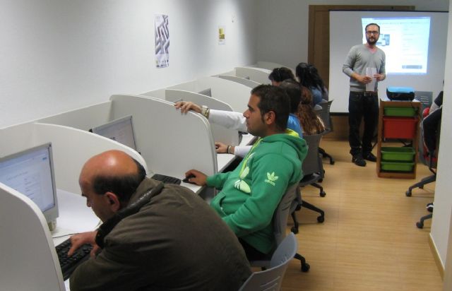 Finaliza un curso de habilidades sociales y técnicas de busqueda de empleo desarrollado en Totana, Foto 7