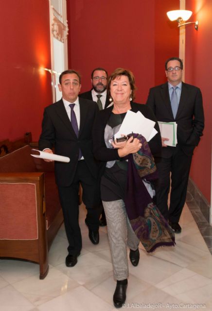 El Ayuntamiento Pleno pone de manifiesto su apoyo a las limpiadoras de Defensa - 3, Foto 3