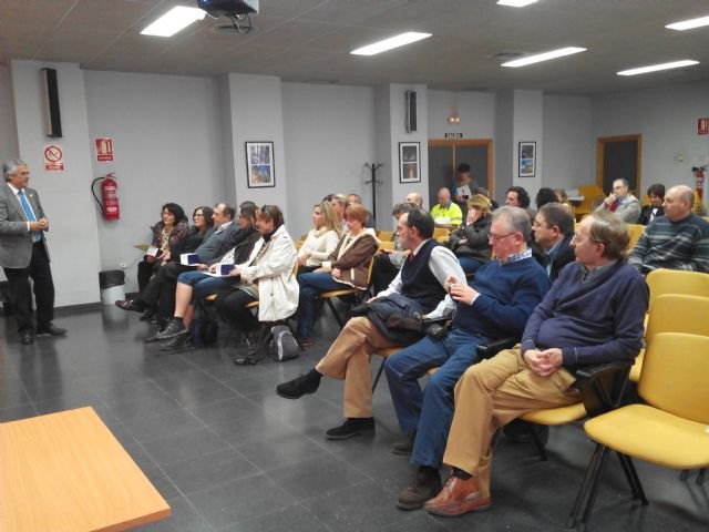 La consejera de Sanidad y Política Social celebra la Nochebuena con los mayores de la Residencia Domingo Sastre de Lorca - 1, Foto 1