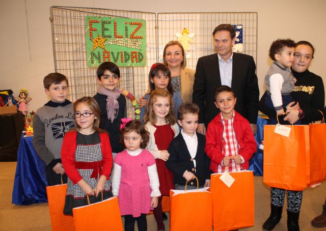 El Ayuntamiento de Bullas entrega los premios a los ganadores del Concurso de Dibujo Navideño - 1, Foto 1