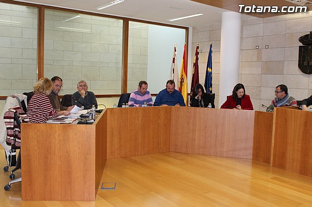 Legal services PSOE are preparing a complaint to the prosecutor to investigate and determine whether there is any criminal liability on the issue of municipal vehicles uninsured, Foto 4