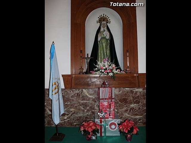 La Virgen de la Esperanza, patrona de los comerciantes y Salus Infirmorum, estrena vestido - 1