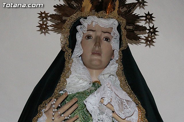 La Virgen de la Esperanza, patrona de los comerciantes y Salus Infirmorum, estrena vestido - 6