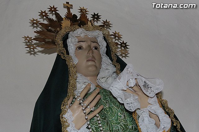 La Virgen de la Esperanza, patrona de los comerciantes y Salus Infirmorum, estrena vestido - 8