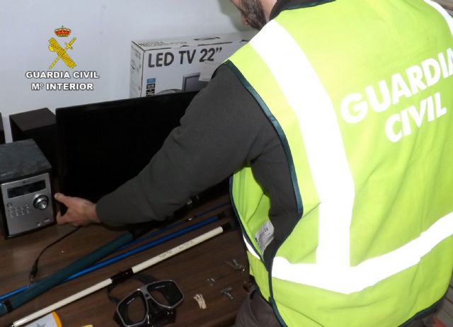 La Guardia Civil detiene a una pareja por una veintena de robos en viviendas vacacionales - 1, Foto 1