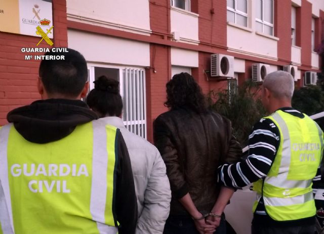 La Guardia Civil detiene a una pareja por una veintena de robos en viviendas vacacionales - 3, Foto 3