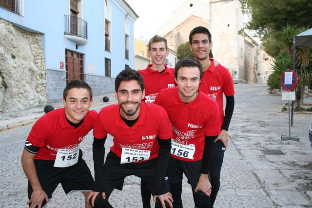 Casi 200 corredores participan en la VIII San Silvestre de Cehegín con originales disfraces - 5, Foto 5