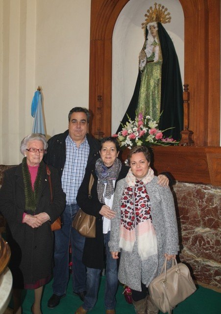 La Virgen de la Esperanza, patrona de los comerciantes y Salus Infirmorum, estrena vestido, Foto 1