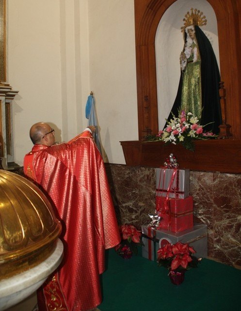 La Virgen de la Esperanza, patrona de los comerciantes y Salus Infirmorum, estrena vestido, Foto 2