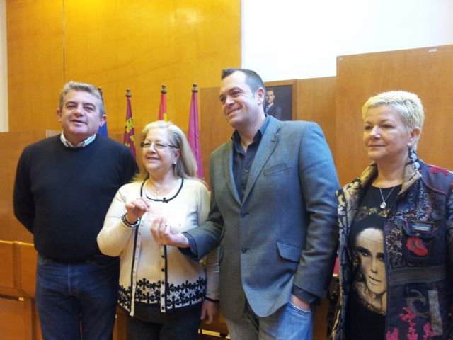 El Ayuntamiento recibe una nueva ayuda solidaria de 5.200 euros por parte de los Mediadores de Seguros - 1, Foto 1