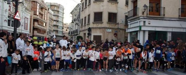 La solidaridad corre por las calles de Jumilla en la carrera popular Navideña Solidaria 2014 - 1, Foto 1