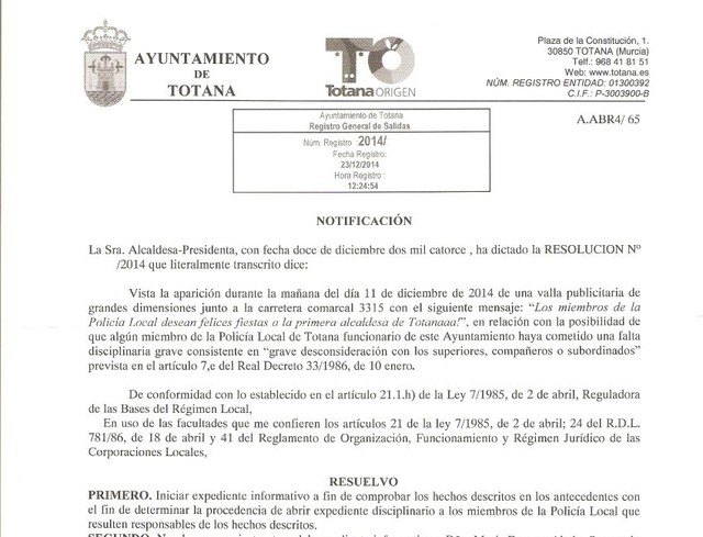 Los miembros de la Policía Local reciben una curiosa felicitación navideña de la alcaldesa, Foto 2