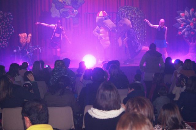 Éxito de asistentes en las dos sesiones del espectáculo infantil La amenaza del Pirata Barbanegra, Foto 6