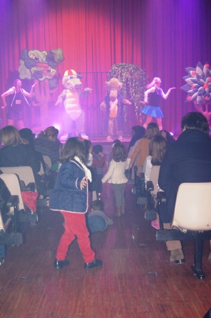 Éxito de asistentes en las dos sesiones del espectáculo infantil La amenaza del Pirata Barbanegra, Foto 7