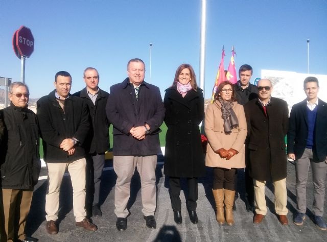 Bernabé inaugura una rotonda en Archena que hará más seguro el acceso a La Algaida - 1, Foto 1