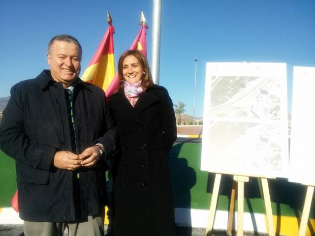 Bernabé inaugura una rotonda en Archena que hará más seguro el acceso a La Algaida - 2, Foto 2