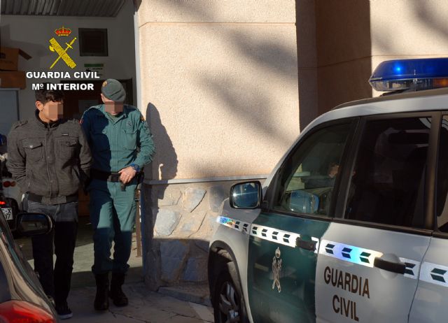La Guardia Civil desmantela una organización criminal dedicada a cometer robos con violencia en el Mar Menor - 1, Foto 1