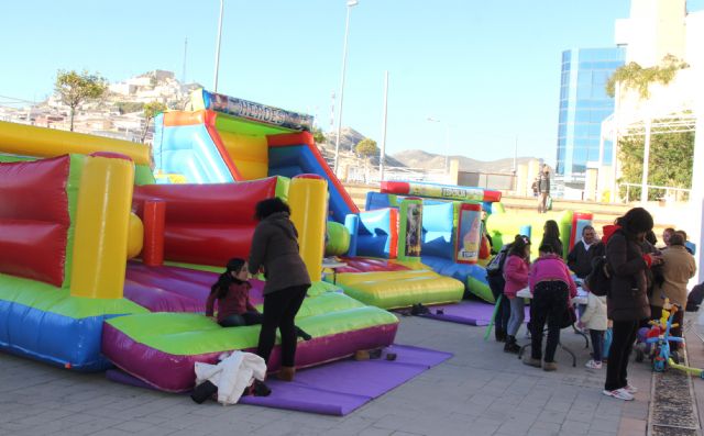Puerto Lumbreras organiza talleres, juegos educativos y castillos hinchables para los más pequeños, a través de Navilandia - 3, Foto 3