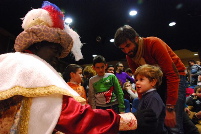 Los Reyes Magos visitan el Colegio de los Ingenieros Técnicos Industriales - 2, Foto 2