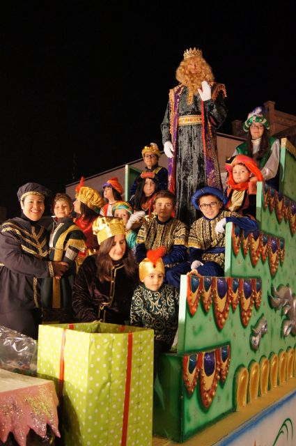 Miles de personas salen a la calle a recibir a los Reyes Magos - 4, Foto 4