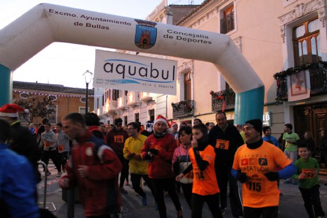 La popular San Silvestre contó con la participación de más de trescientos corredores - 3, Foto 3